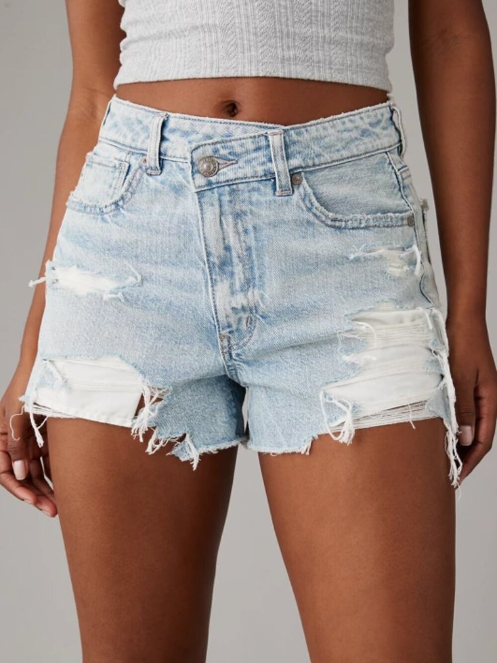 American Eagle Mom Short 10 Strigid Faded Light Wash Distressed Denim Casual Y2K - Picture 3 of 6